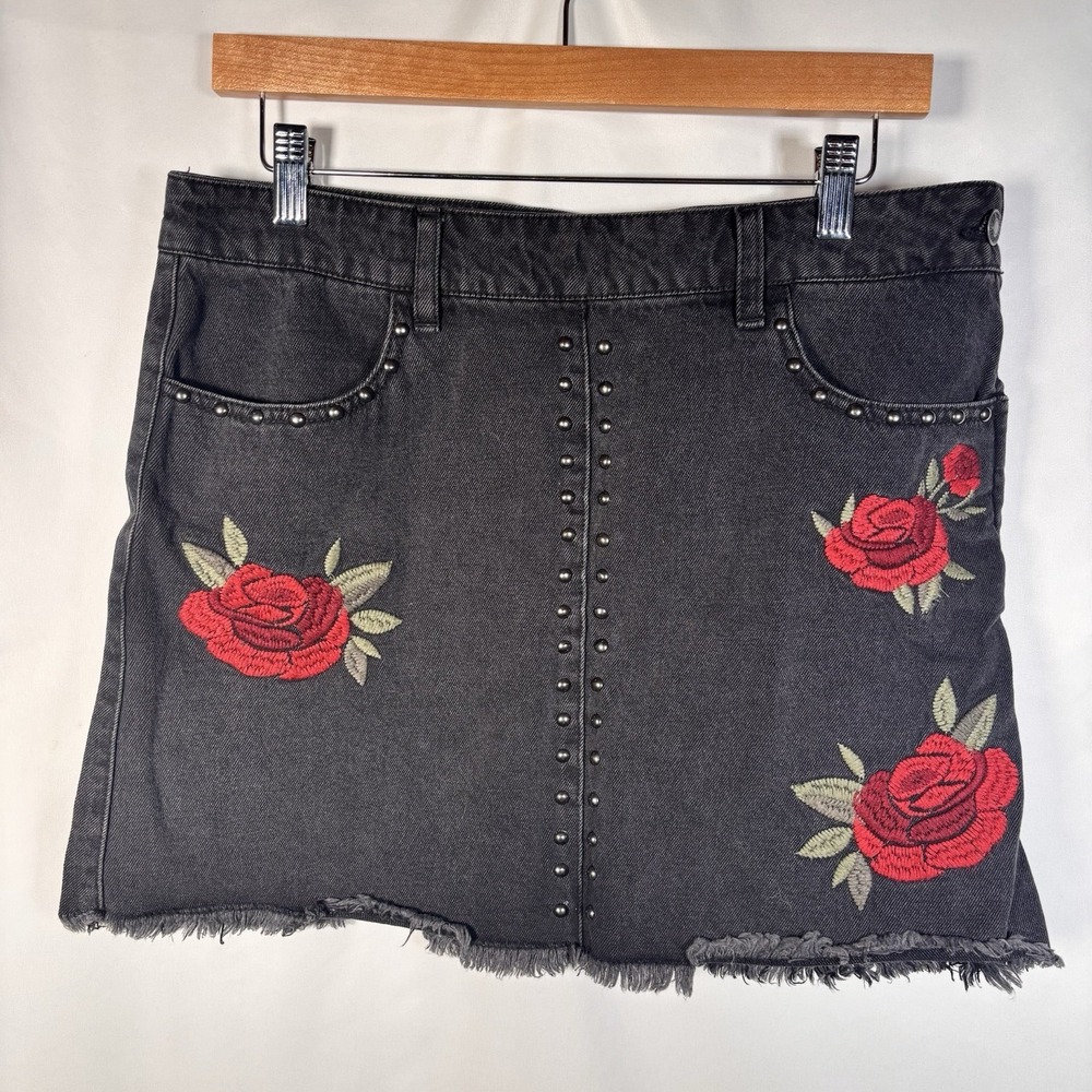 Forever 21 Y2K Jean Skirt Womens 30 Grunge Embroidered Roses Studded Denim Fest